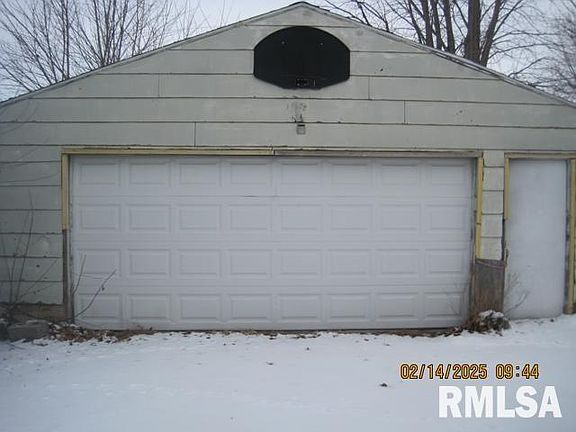 4th image of 303 S Washington St