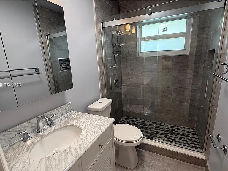 2115 NE 42nd Ct #206N — Photo 13
