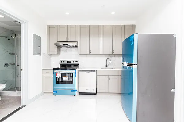 Rented by Oxford Property Group | media 9