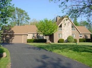 9508 Beech Ave, Crystal Lake, IL 60014
