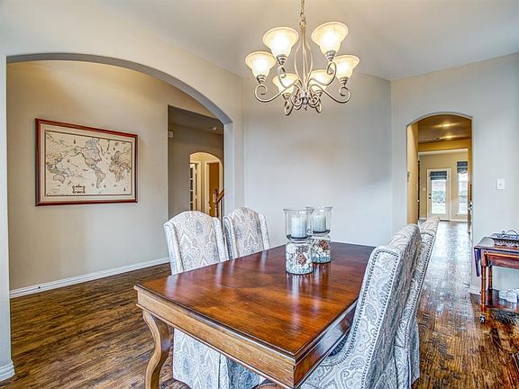 3rd image of 2816 Torreya Dr