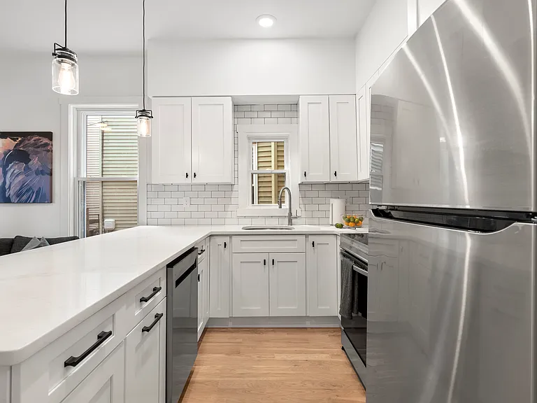 349 W 4th St #7 — Photo 9