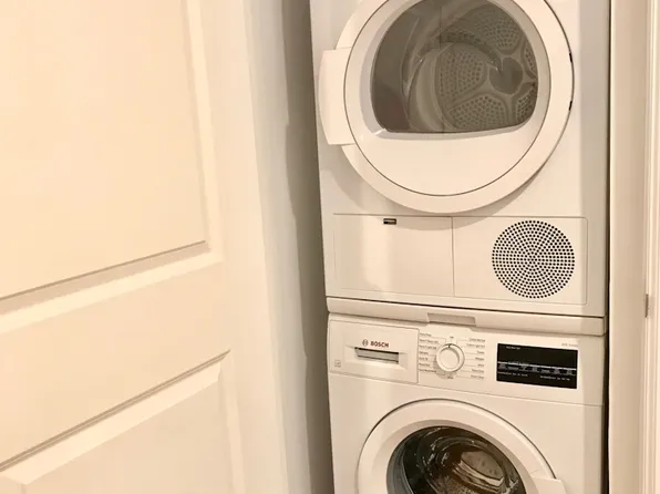 160 East 48th Street image 5 of 20