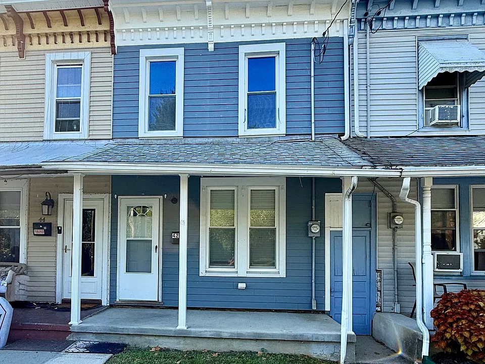 42 Hendel St
