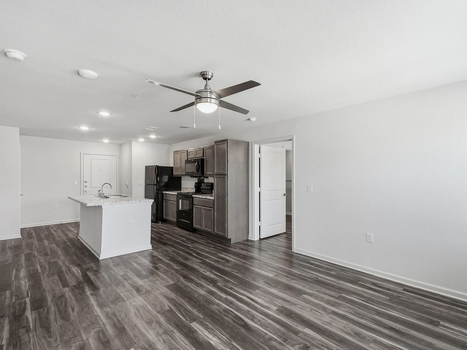 Cedar Bluff Apartments — Photo 4