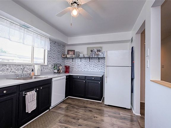 4th image of 3119 Camberly Dr
