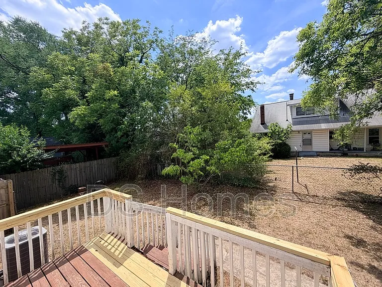 1028 Kent St — Photo 22