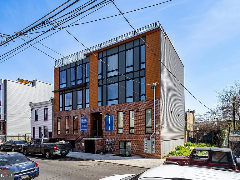 2409 N Hancock St #4 — Photo 2