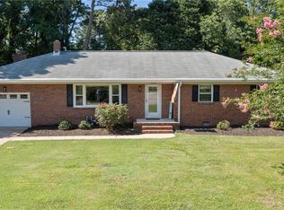 2216 N Lakeside Dr, Virginia Beach, VA 23454