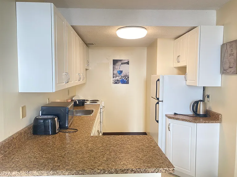 401 Princess St — Photo 40
