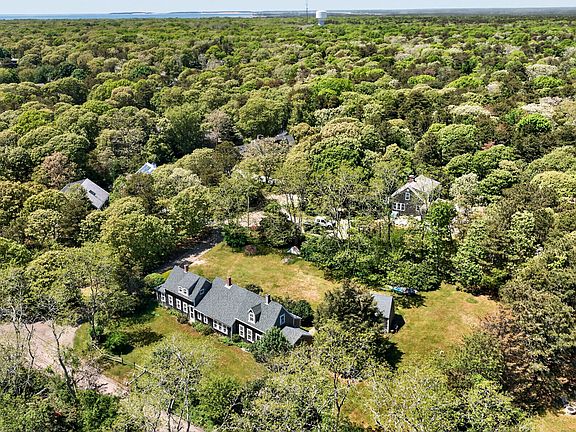 3rd image of 95 Queen Anne Drive