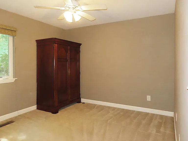 205 S English Hill Ln — Photo 14
