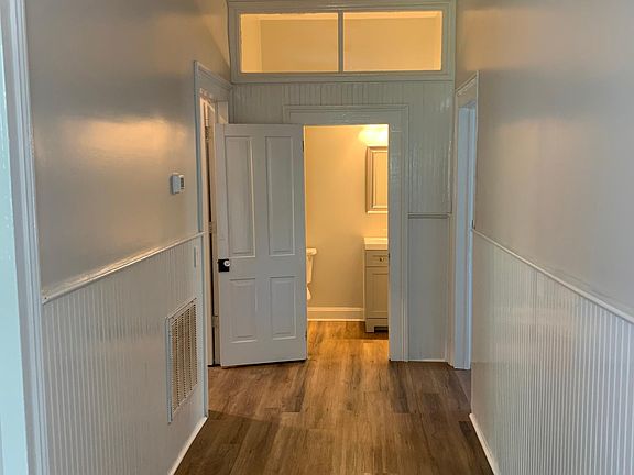 3rd image of 111 N Main St Suite 2