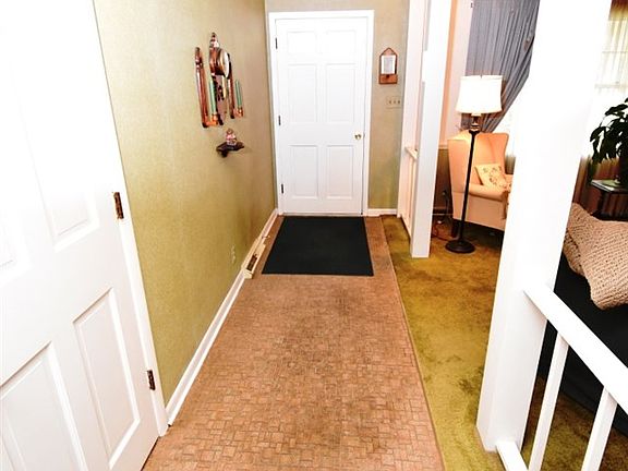 3rd image of 558 Kentwood Dr