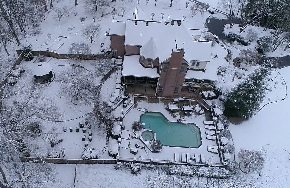 2nd image of 189 Tara Dr