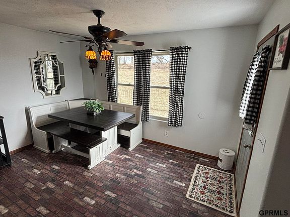 4th image of 19810 Fairview Rd