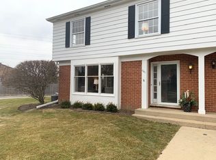 1741 Colonial Ln, Northfield, IL 60093