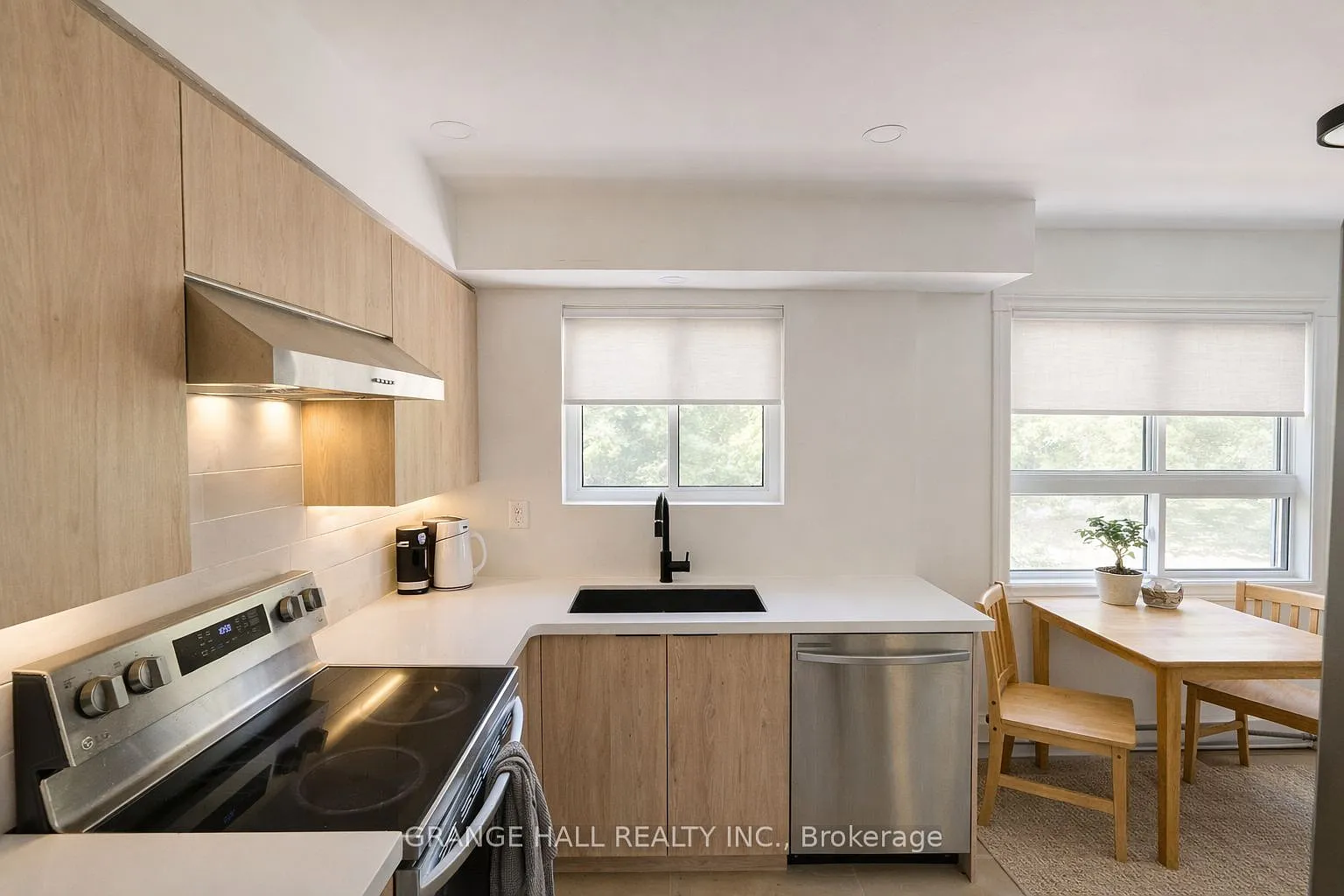 2 bed, $1,900 — Photo 3