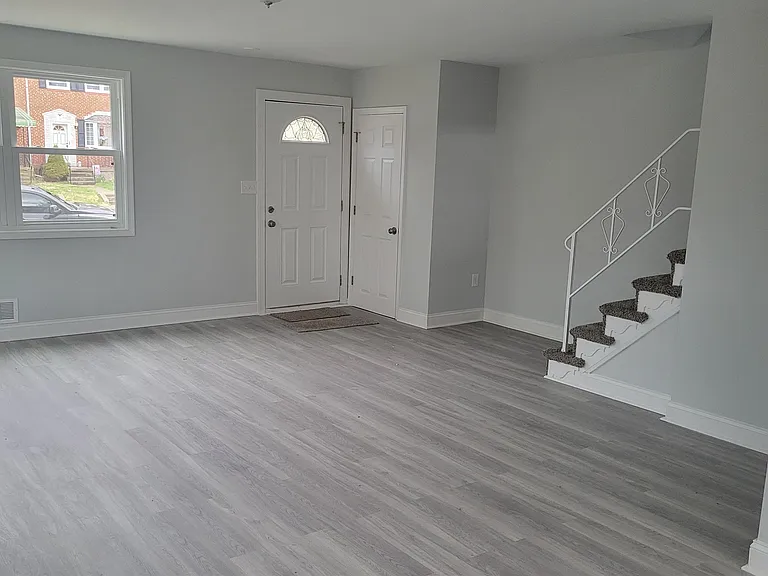 8637 Hoerner Ave — Photo 2