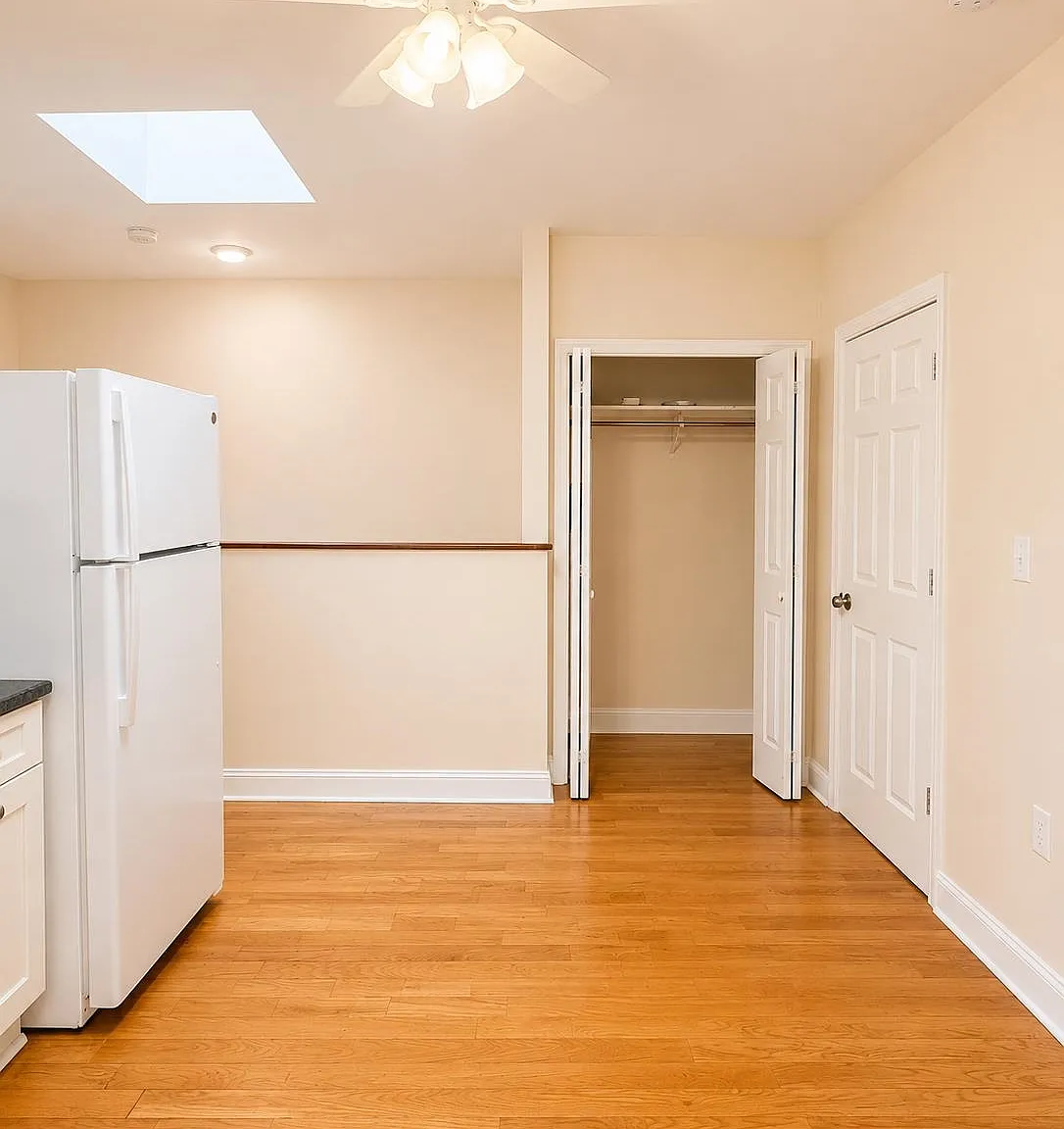 31 Hopkins — Photo 2