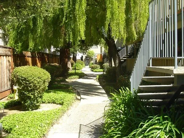 420 Union Ave #14 — Photo 7