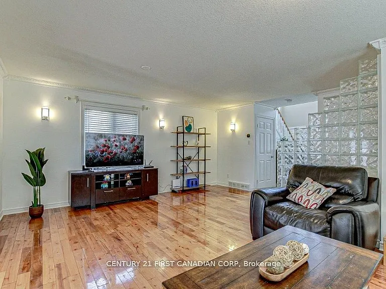 1876 Coronation Dr — Photo 9