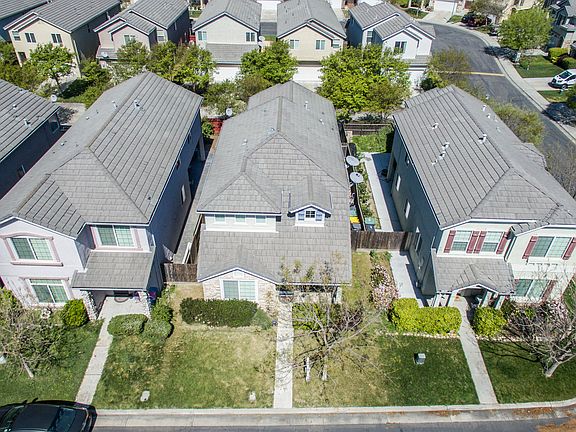 2nd image of 683 Queensland Cir