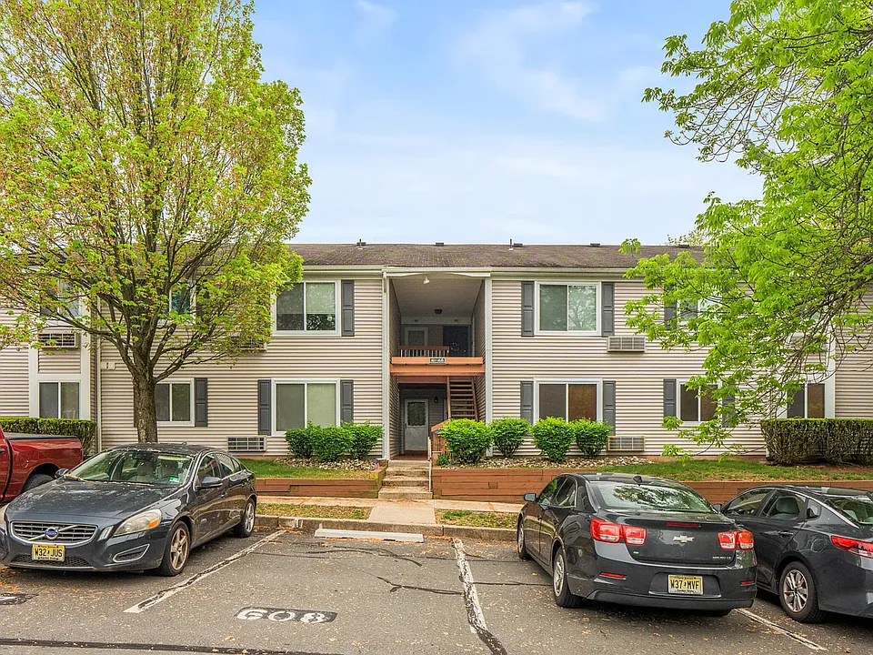 43 Bolton Ct