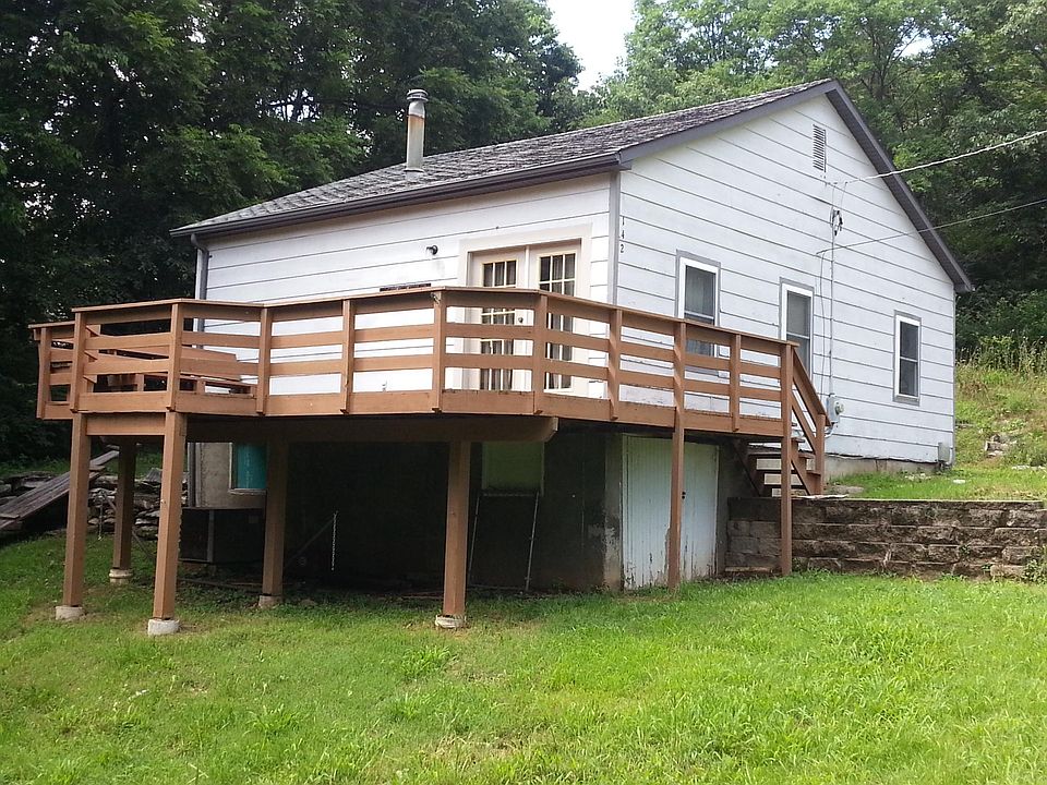 1st image of 142 Franklin Ave