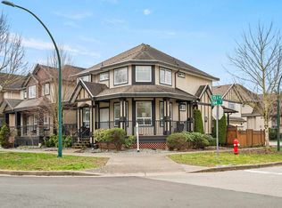 7349 194th St, Surrey, BC V4N5Y1
