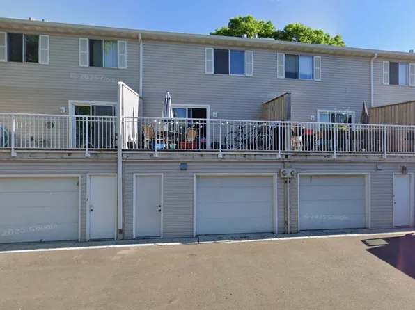 1498 Goodwin Ave N, Oakdale, MN 55128
