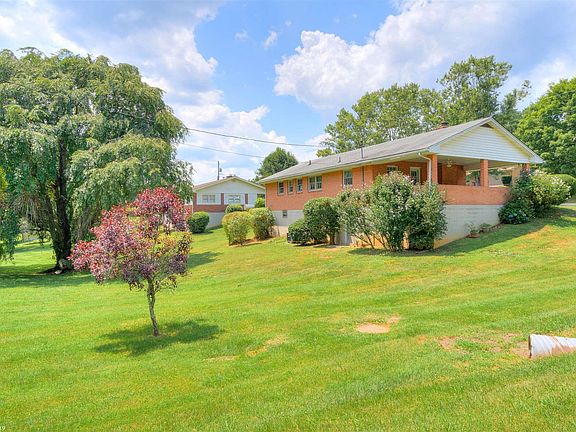 3rd image of 1512 Overton Dr