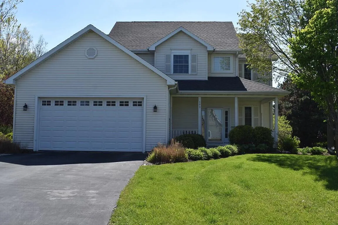 393 Hawthorne DRIVE photo 1