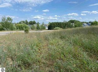 10642 Shrewbury St, Traverse City, MI 49684