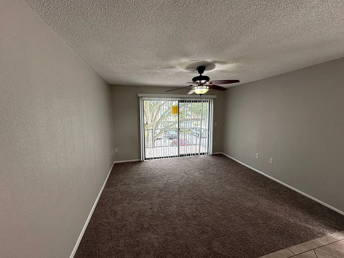 Building Photo - 6020 Village Cir