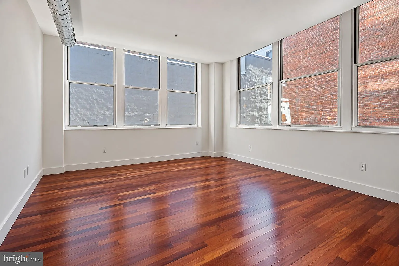 1101 Locust St — Photo 2
