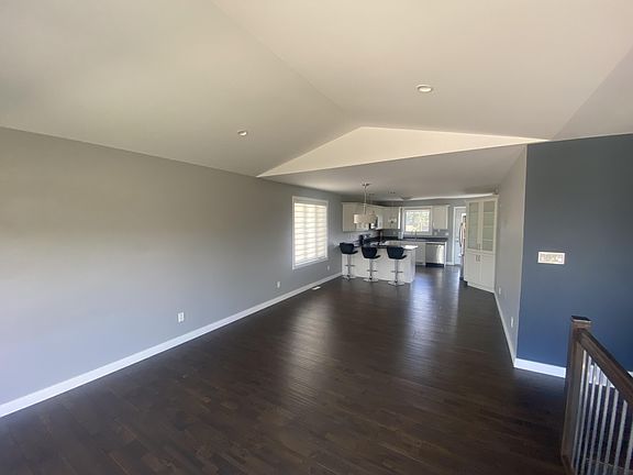 4th image of 166 Cougar Cres #1