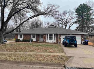 5501 SW 24th St, Topeka, KS 66614