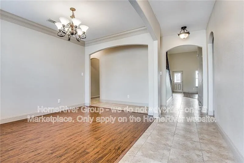 6 bed, 4.0 bath, 3279 sqft, $3,000 — Photo 2