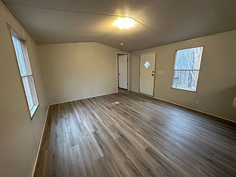 7075 Colonial Hwy — Photo 3
