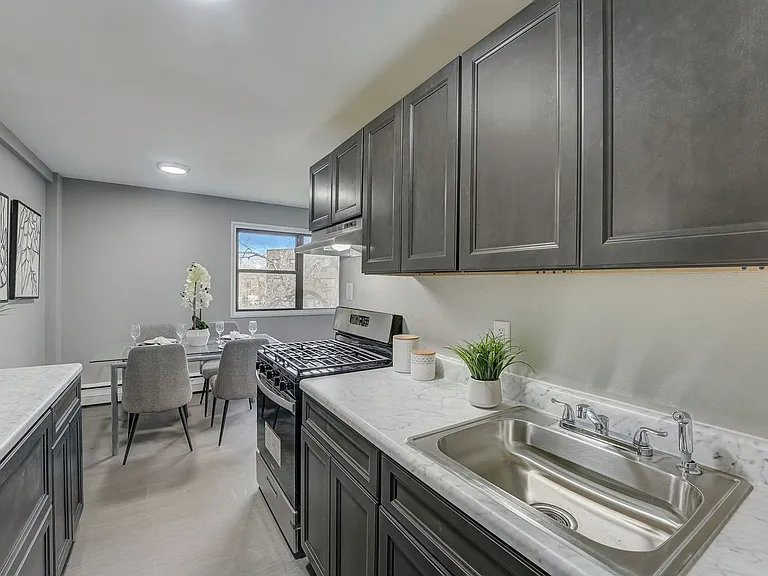 Woodbrook House Apartments — Photo 15