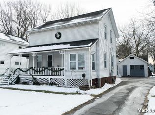 256 Grove St, Coopersville, MI 49404