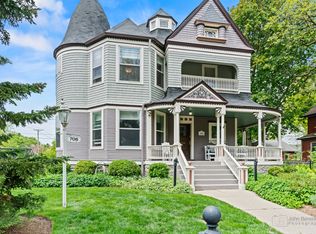 706 Douglas Ave, Elgin, IL 60120