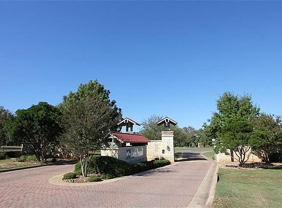 2nd image of 703 Pecan Crossing Dr