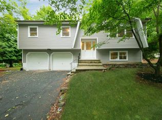 4 Earl Ct, Monsey, NY 10952