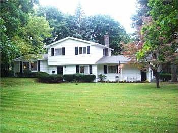 1st image of 10 Wedgewood Dr