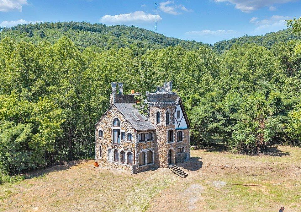 22nd image of 4077 Rocky Ford Rd
