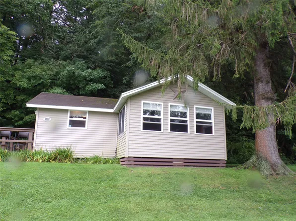 325 Elk Creek Rd, Lake City, PA 16423