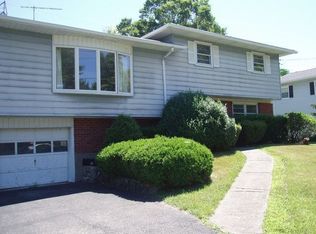 105 Parkview Rd, Elmsford, NY 10523