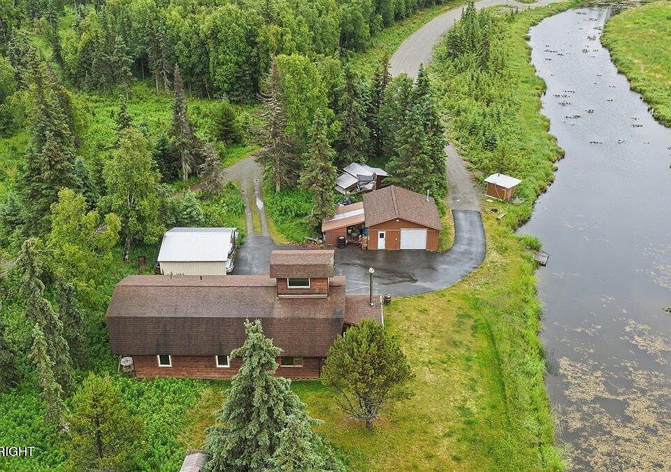 1st image of 43976 Capryl Rd